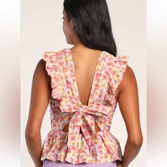 Lulu’s Peplum Top NWT Flirtatious Blooms Multi Floral Ruffled Sleevelees S - Picture 3 of 8